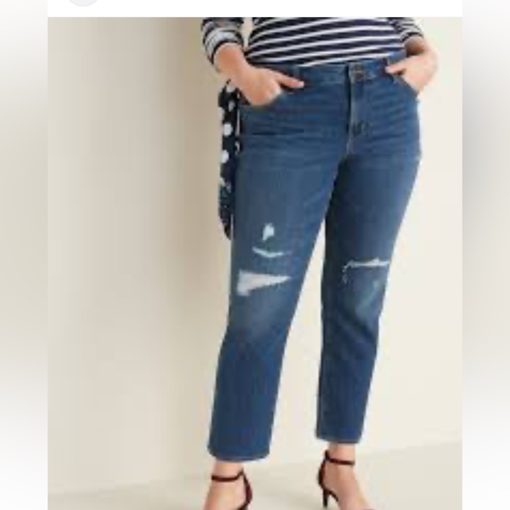 Old Navy mid rise power slim straight distressed plus size jeans.  Size 30. NWT